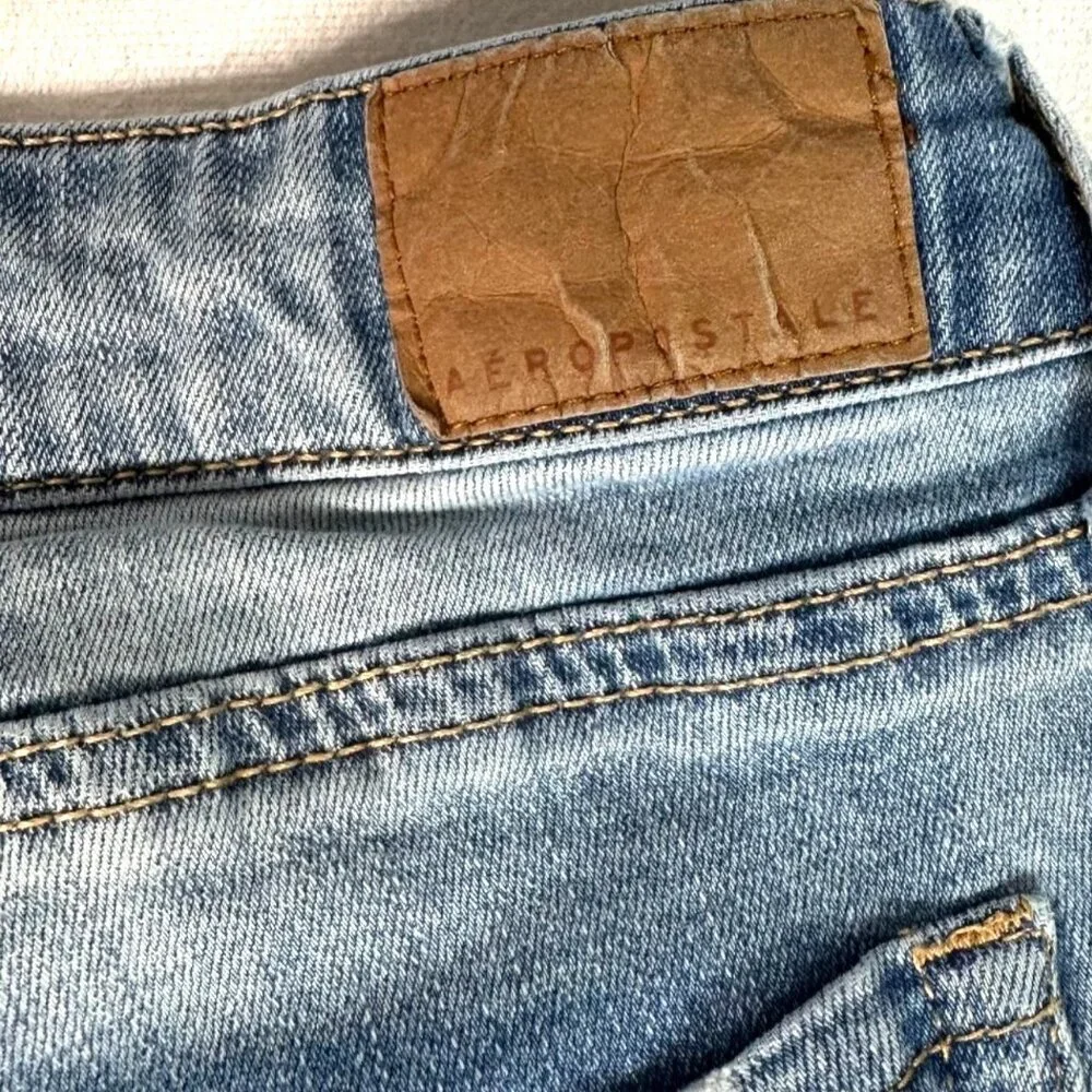 Aeropostale Y2K Low Rise Midi Distressed Blue Denim Summer Jean Shorts Size 12 - Picture 9 of 13